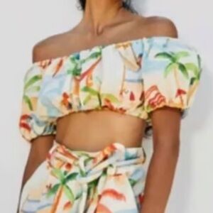 NWT FARM RIO copacabana Tropical Off-Shoulder Crop Top size small